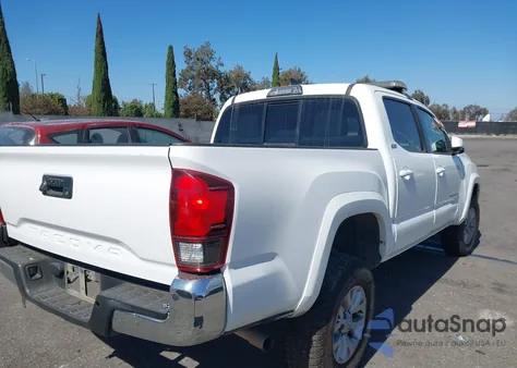 2018 Toyota Tacoma Sr5 z USA, uszkodzony, nr VIN 5TFAX5GN1JX114452